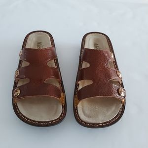 Women's Alegria Sandal  Size 38. US 8-8.5
